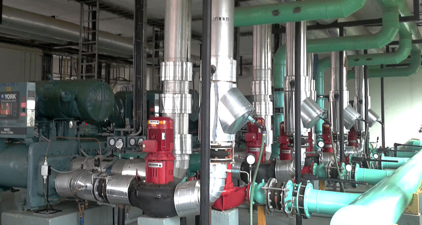一种使用复杂的变量初级泵送系统改造的冷却器厂。